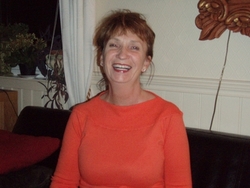 Inger Dybvik Helgøy festdrakt_400x300