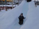 Gutt i snøsklia_200x150