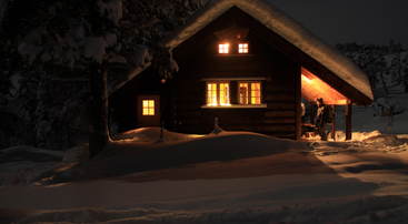 Skihytta i Saurdal, kveldsstemning, foto JH Skihytta i Saurdal, kveldsstemning, foto JH