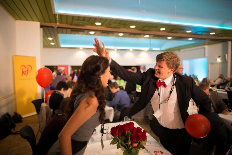 Massoma Jurmy og Reidar Fugle Nordhaug under valvaka 2015. Bilde frå valvaka 2015
