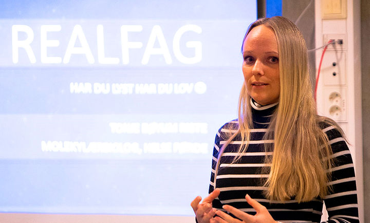 Besøk i undervisninga på Hafstad vgs, av molekylærbiolog Tonje Bøyum Riste Besøk i undervisninga på Hafstad vgs, av molekylærbiolog Tonje Bøyum Riste