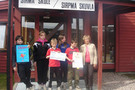 Sirma skole viser fram diplom og premiesjekk Sirma skole viser fram diplom og premiesjekk