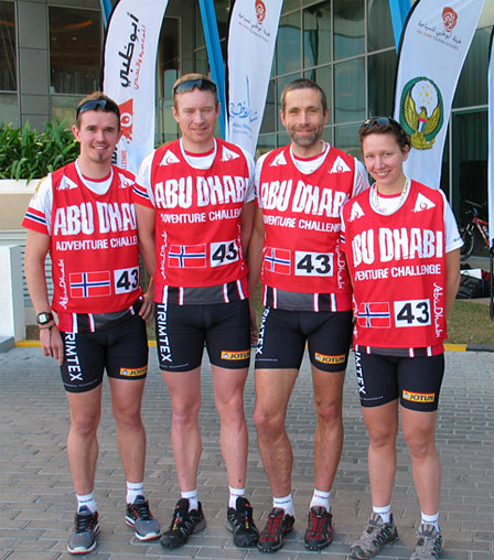 Abu Dhabi Adventure Challenge. Fra venstre: Christian Wiig Bøen, Bjørn Håvard Evjen, Jo Inge Fjellstad og Malin Lundvik. Foto: Malin Lundvik.