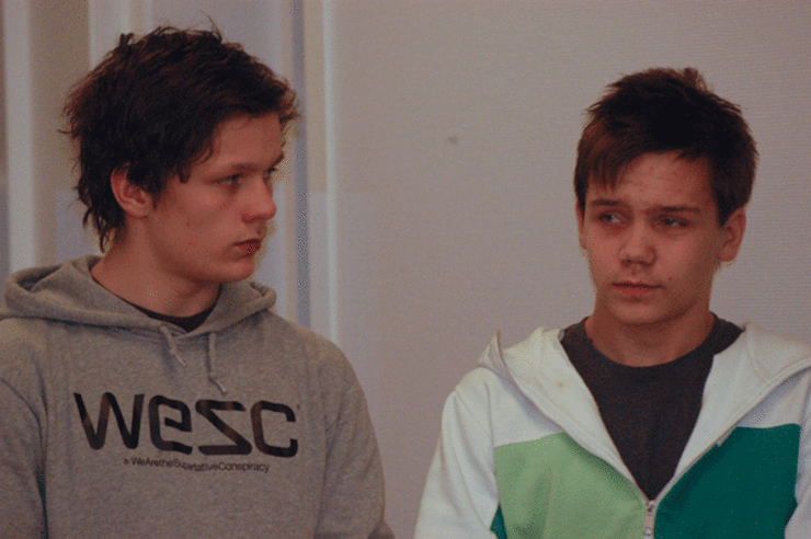 Ungdomsrådet representert ved Vebjørn Elvemo Skare (t.v.) og Jonas Johansen tok til orde blant anna for bedre tilbud når det gjelder ungdomsklubb i Hatteng-området.