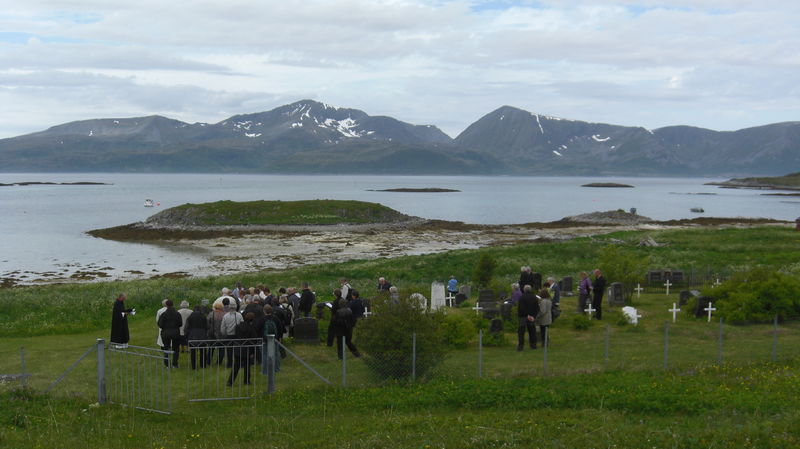Helgøy kirkegård
