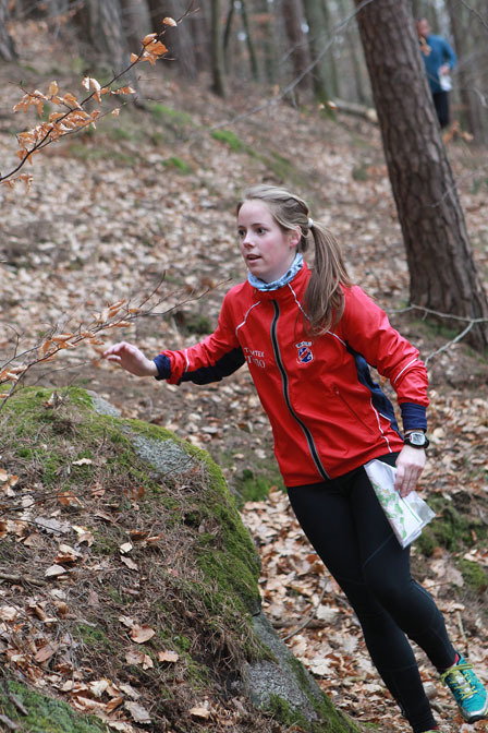 Marit Skoglund fra Byåsen i skogene nær Gdansk i Polen. Foto: Erik Borg - www.o-boka.no