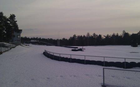 Lørdagskjappen arena 2011 dekket av snø. Foto: Arrangøren.