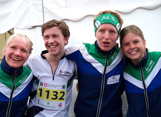 Ås-UMB sikret 4. plassen på 10Mila 2011. Fra venstre: Ane Blomseth Johnsen, Olai Stensland Lillevold, Lars Treekrem og Kaja Winsnes Nordhagen. Foto: Vidar Benjaminsen.