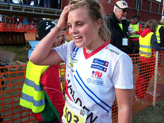 Ida Marie Næss Bjørgul har akkurat løpt Halden Skiklubb inn som beste norske lag i 10Mila 2011. Foto: Vidar Benjaminsen.