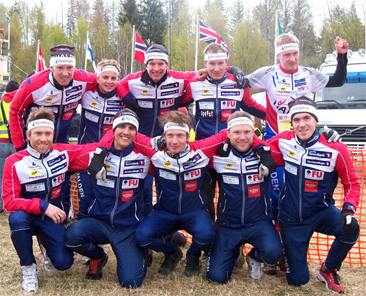 10Mila 2011 - Halden nr. 2. Foran v. etp.-rekkefølge: Bjørn Eriksen, Vincent Coupat, Erik Axelsson, Jon Pedersen, Magne Dæhli. Bak venstre etp. 6-10: Marius Bjugan, Søren Bobach, Emil Wingstedt, Mats Haldin og Olav Lundanes. Foto: Vidar Benjaminsen.