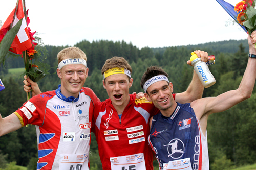 VM langdistansen i Tsjekkia 2008. Fra venstre: Anders Nordberg (2), Daniel Hubmann (1) og Francois Gonon (3). Foto: Geir Nilsen / OPN.no.