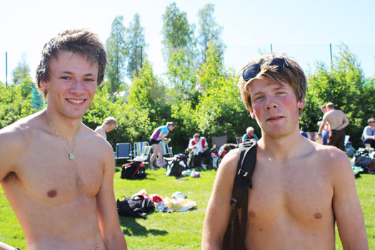 Gjø-Vard gutta Sindre Godager (til venstre) og Eskil Sande Gullord gravde like godt en ny grop til bruk i KM sprint i Oppland. Foto: Arrangøren.