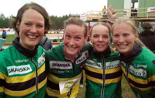 NTNUI-damene løp inn til 4. plass i Jukola 2011. Fra venstre: Hanne Nøvik, Mari Fasting, Bodil Holmström og Line Hagman. Foto: Ida Tiltnes/NTNUI.