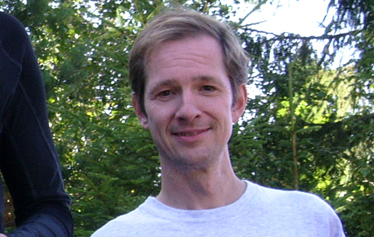Lars Granum på seierspallen i veteranmesterskapet i 2005 hvor han løp inn til bronse i klasse H40. Foto: Geir Nilsen/OPN.no.