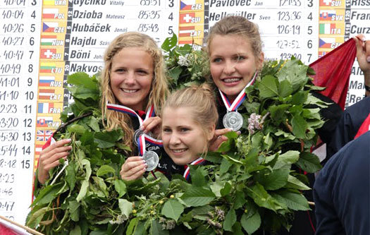 De norske sølvjentene i stafetten på Ungdoms-EM i Tsjekkia 2011. Arrangørfoto.