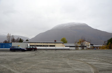 Flerbrukshall-Hatteng skole