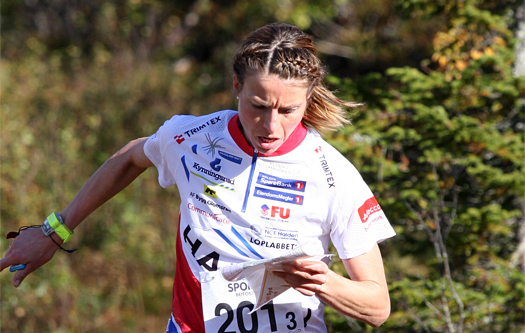 Anne Margrethe Hausken på vei mot gull under NM-stafetten på Beitostølen høsten 2010. Foto: Geir Nilsen/OPN.no. Anne Margrethe Hausken på vei mot gull under NM-stafetten på Beitostølen høsten 2010. Foto: Geir Nilsen/OPN.no.