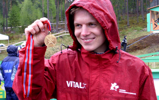 Øystein Sørensen med junior-gull fra et regntungt nordisk mesterskap på Notodden i 2005. Foto: Geir Nilsen/OPN.no.