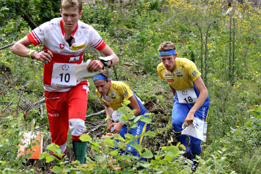 Finalen i Nordic Orienteering Tour 2011 på Nesodden. Erik Rost med startnr. 18 og Andreas Kyburz med startnr. 10, mellom dem er Gustav Bergman. Foto: Geir Nilsen/OPN.no.