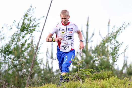 Olav Lundanes i kjent offensiv stil på VM-uttaksløpet i Ringerike 2012. Foto: Geir Nilsen/OPN.no.