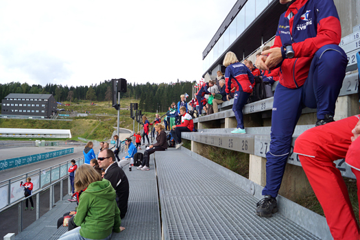 Tribunen under 2. etappe av Nordic Orienteering Tour i Holmenkollen 2012. Foto: Jørgen Frøyd.