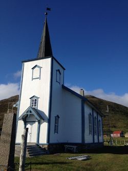 Helgøy kirke oppusset_800x1067