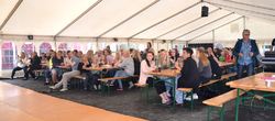 Omlag 100 publikummere koste seg under konserten