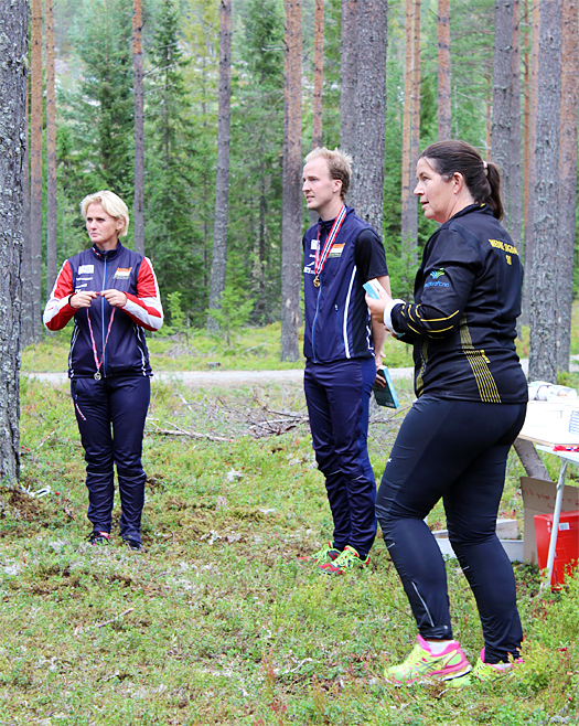 Stas å bli kretsmester, Jonas Sommerstad Juveli sammen med Isa Heggedal (BOK) og Berit Grønhovd Wiersdalen (NSIF). Foto: Hans L. Werp.