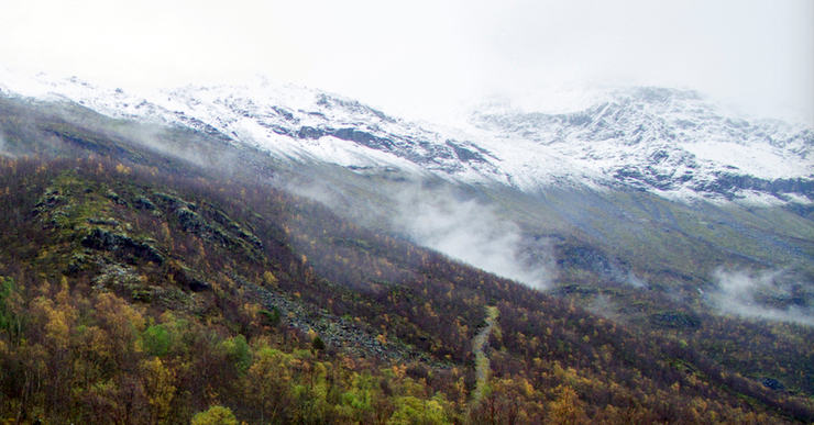 De siste septemberdagene kom vinteren krypende nedetter fjellsidene.