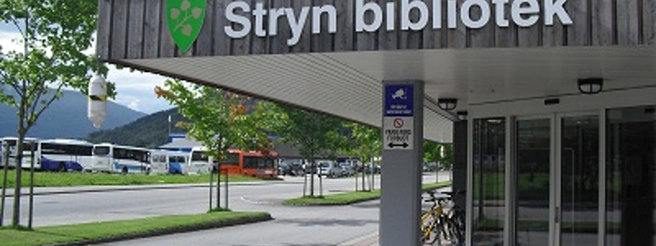 Foto: Stryn vidaregåande skule Inngangspartiet til Stryn bibliotek