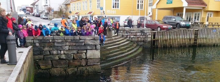 barnehagetur i hamna i Florø sentrum barnehagetur i hamna i Florø sentrum