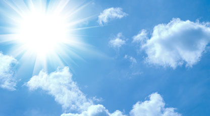 Blå himmel med skyer Blå himmel med skyer