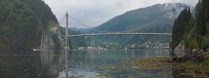 Foto: Dale vgs Utsikt mot Dalsfjordbrua frå Fossevika.