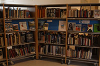 På biblioteket finn du masse interessant litteratur.jpg