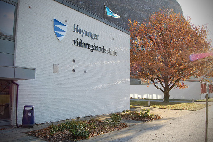 Bilete av Høyanger vidaregåande skule Bilete av Høyanger vidaregåande skule