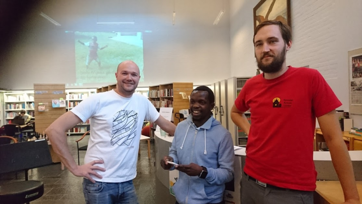 Torgeir Halvorsen har lenge vore med å styre FK samarbeidet mellom Flora og Malawi, Sandram Tchuwa frå Malawi som jobbar på Flora vgs og Jon Martinsen Strand som er leiar i Kumudzi Kuwale Ltd. Torgeir Halvorsen har lenge vore med å styre FK samarbeidet mellom Flora og Malawi, Sandram Tchuwa frå Malawi som jobbar på Flora vgs og Jon Martinsen Strand som er leiar i Kumudzi Kuwale Ltd.