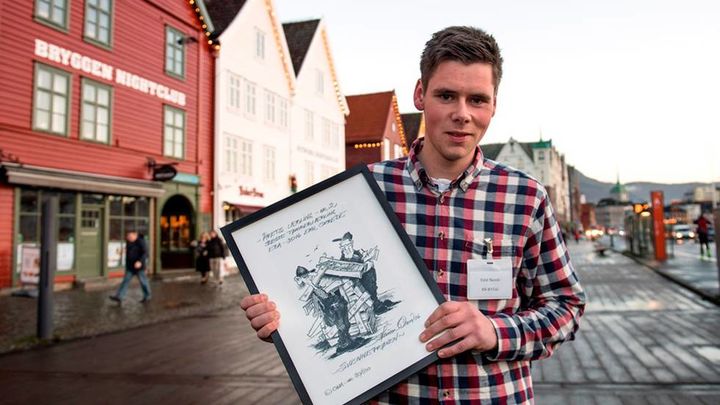 Emil Skrede - Årets lærling i tømrarfaget 2016 Foto: Marit Hommedal Fjordabladet Emil Skrede - Årets lærling i tømrarfaget 2016 Foto: Marit Hommedal Fjordabladet