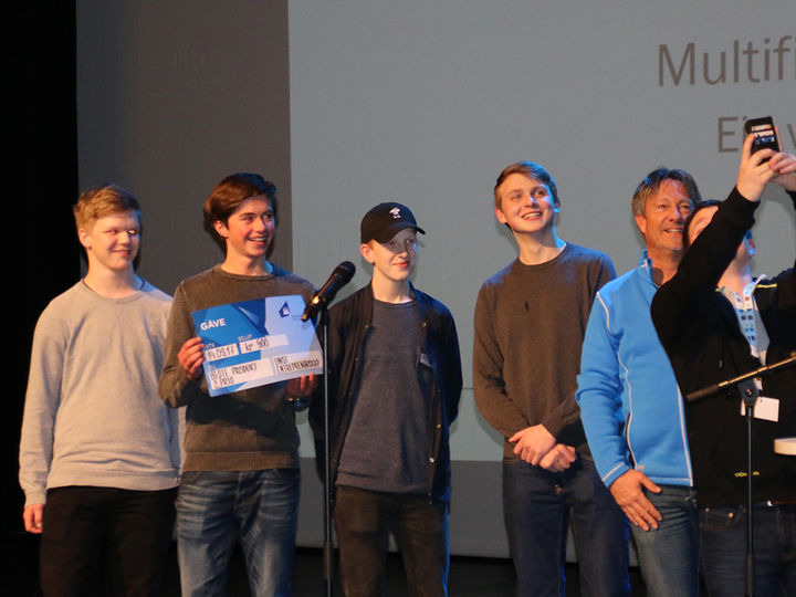 Multifix UB fikk to premiar på Fylkesmesse for ungdomsbedrifter, 2 plass for beste utstilling og 2 plass for beste produkt. GRATULERER! Multifix UB fikk to premiar på Fylkesmesse for ungdomsbedrifter, 2 plass for beste utstilling og 2 plass for beste produkt. GRATULERER!