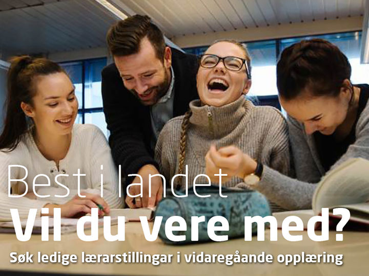 Bilete av tre smilande elevar og ein lærar. I botnen av biletet står med kvit tekst Best i landet. Vil du vere med.