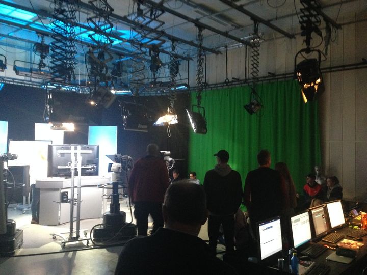 Bildet viser eit tv-studio på Høgskolen i Volda Bildet viser eit tv-studio på Høgskolen i Volda