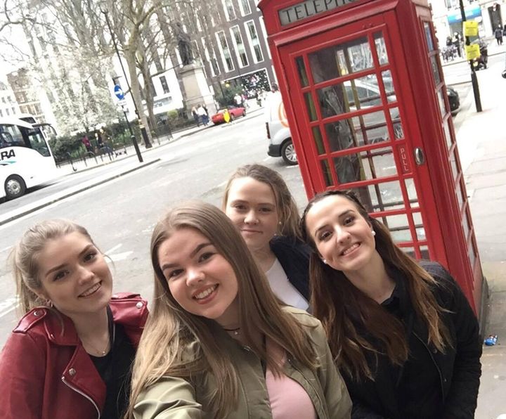 elevar frå vg2 helsefag i London elevar frå vg2 helsefag i London
