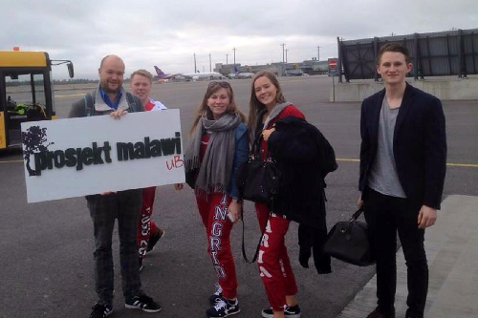 bilde av tidlegare elevar som har vore med i Malawi-prosjektet, her i transit i Oslo bilde av tidlegare elevar som har vore med i Malawi-prosjektet, her i transit i Oslo
