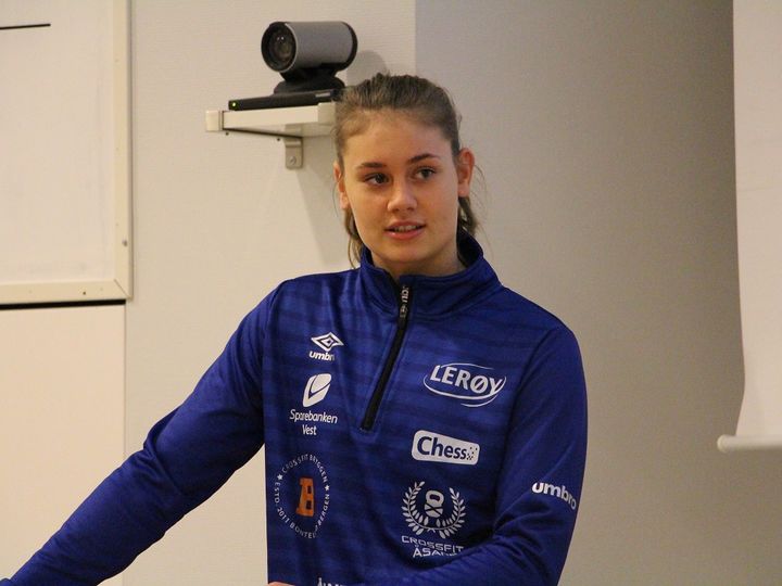 Foto: Iren Løseth Kjerstin held foredrag på Dale vgs om kosthald