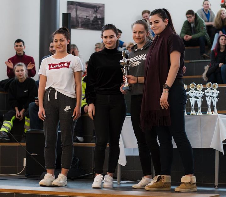 Sara Solberg, Roxana Pascu, Yana Voby og Sandra Leirgulen frå Flora Vgs vann konkurransen i barne- og ungdomsarbeidarfaget STEFFEN H STARHEIM Sara Solberg, Roxana Pascu, Yana Voby og Sandra Leirgulen frå Flora Vgs vann konkurransen i barne- og ungdomsarbeidarfaget