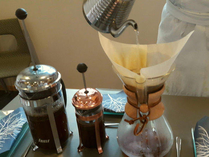 Brygging av Chemex kaffi Foto: Bente Iren Vonheim Brygging av Chemex kaffi