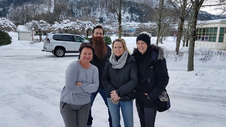 Rektor Liv Horvei i lag med Anna Johannson, Bjørn Anderson og Pia Westin frå Ösby på besøk på Øyrane. Rektor Liv Horvei i lag med Anna Johannson, Bjørn Anderson og Pia Westin frå Ösby på besøk på Øyrane.