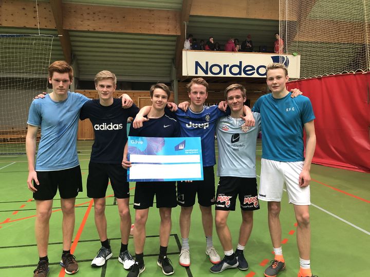 Servicegjengen UB, Vg1 Service og samferdsel, fotballturnering i Strynehallen. Foto: Siv Randi Berstad Servicegjengen UB, Vg1 Service og samferdsel, fotballturnering i Strynehallen. Foto: Siv Randi Berstad