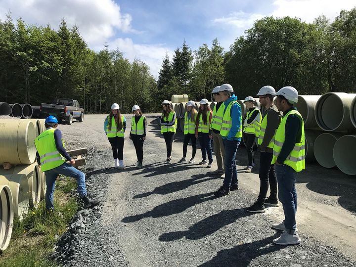 Foto: Mari Kyrkjebø Elevar ved Dale vgs på omvising