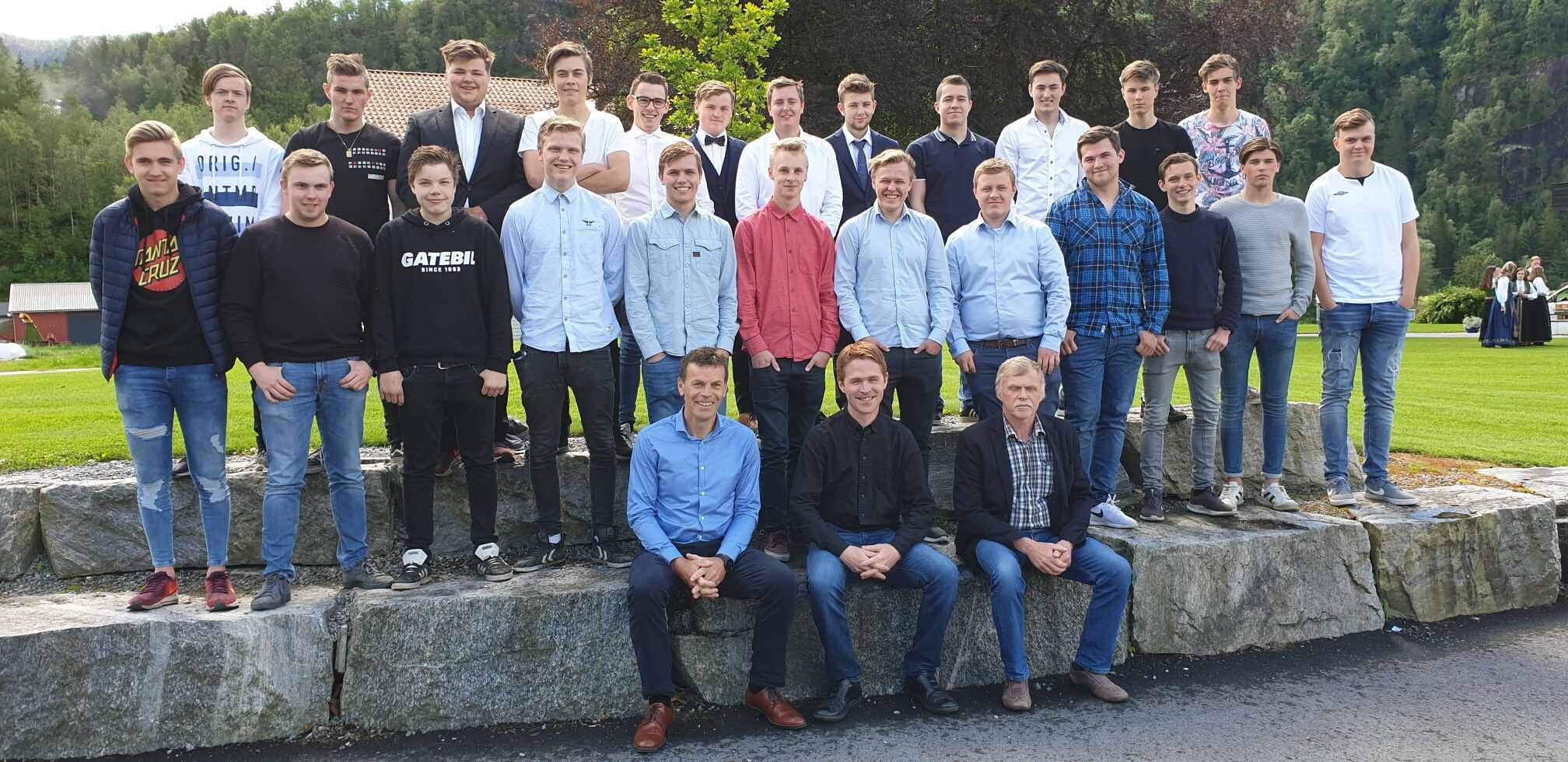 bilde av elevane ved anleggsklassane