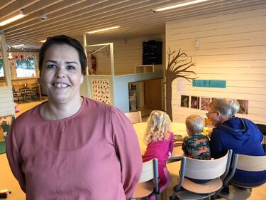 Styrer ved Barnestua barnehage, Mette Andreassen, er mektig imponert over ansatte og foreldre.